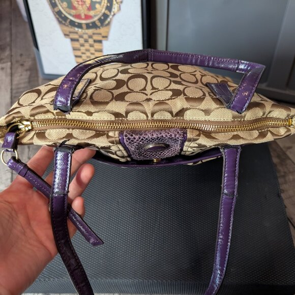 LOW START Coach, Signature Khaki & Purple Python Patent Leather Shoulder Bag - Picture 6 of 14